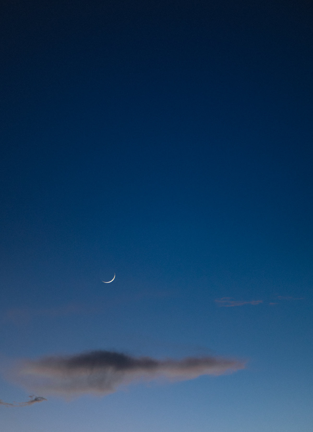 青い霞に煙る、アンバーの余熱